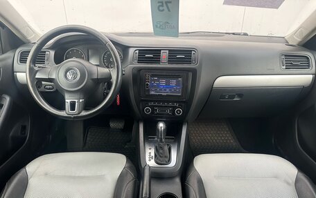 Volkswagen Jetta VI, 2012 год, 870 000 рублей, 11 фотография