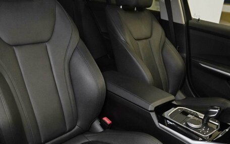 BMW 3 серия, 2019 год, 3 300 000 рублей, 17 фотография