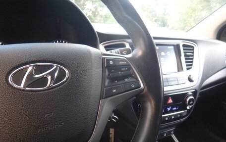 Hyundai Solaris II рестайлинг, 2019 год, 1 435 000 рублей, 8 фотография