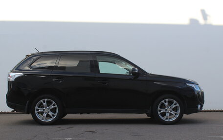 Mitsubishi Outlander III рестайлинг 3, 2013 год, 1 320 000 рублей, 4 фотография