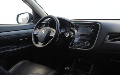 Mitsubishi Outlander III рестайлинг 3, 2013 год, 1 320 000 рублей, 14 фотография