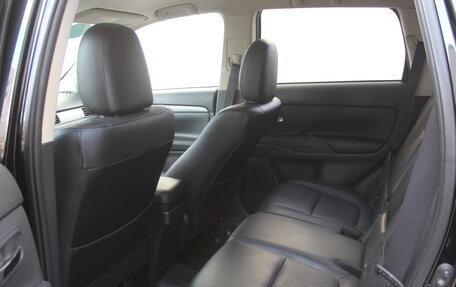 Mitsubishi Outlander III рестайлинг 3, 2013 год, 1 320 000 рублей, 18 фотография
