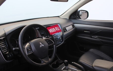 Mitsubishi Outlander III рестайлинг 3, 2013 год, 1 320 000 рублей, 17 фотография
