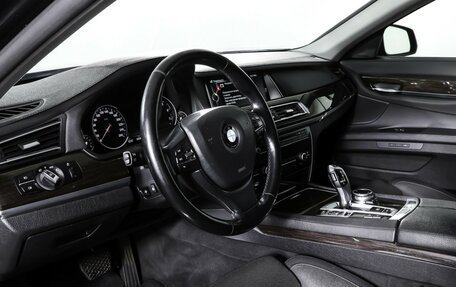 BMW 7 серия, 2014 год, 2 199 000 рублей, 15 фотография