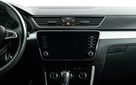 Skoda Superb III рестайлинг, 2017 год, 1 995 000 рублей, 14 фотография