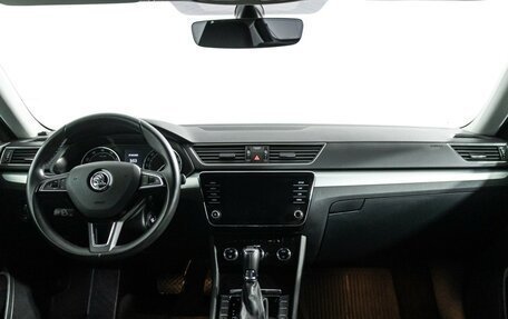 Skoda Superb III рестайлинг, 2017 год, 1 995 000 рублей, 13 фотография