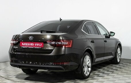 Skoda Superb III рестайлинг, 2017 год, 1 995 000 рублей, 5 фотография