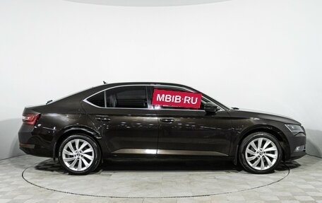 Skoda Superb III рестайлинг, 2017 год, 1 995 000 рублей, 4 фотография