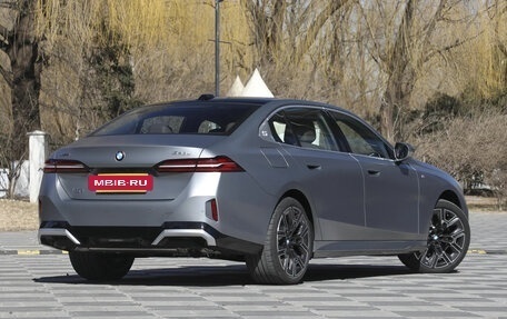 BMW 5 серия, 2025 год, 8 050 000 рублей, 6 фотография