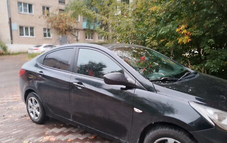 Hyundai Solaris II рестайлинг, 2011 год, 850 000 рублей, 2 фотография