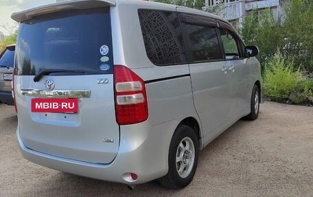 Toyota Noah III, 2011 год, 1 250 000 рублей, 6 фотография