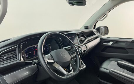 Volkswagen Multivan T6 рестайлинг, 2021 год, 6 950 000 рублей, 10 фотография