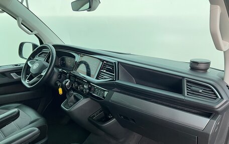 Volkswagen Multivan T6 рестайлинг, 2021 год, 6 950 000 рублей, 14 фотография