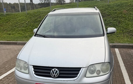 Volkswagen Touran III, 2006 год, 370 000 рублей, 2 фотография