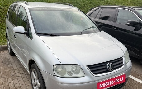 Volkswagen Touran III, 2006 год, 370 000 рублей, 3 фотография
