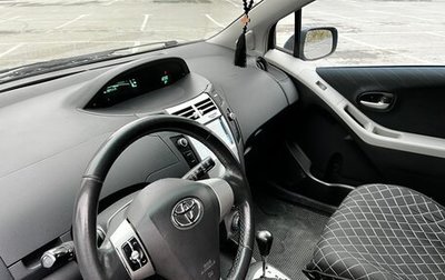 Toyota Yaris III рестайлинг, 2008 год, 700 000 рублей, 1 фотография