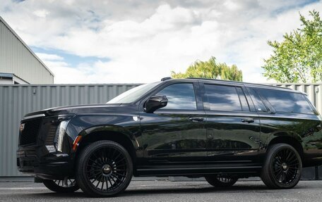 Cadillac Escalade V, 2025 год, 39 000 000 рублей, 2 фотография