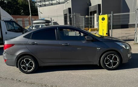 Hyundai Solaris II рестайлинг, 2015 год, 549 999 рублей, 3 фотография