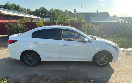 KIA Rio IV, 2021 год, 1 800 000 рублей, 6 фотография