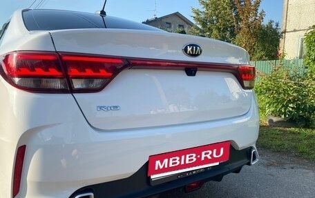 KIA Rio IV, 2021 год, 1 800 000 рублей, 2 фотография