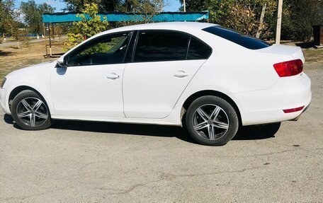 Volkswagen Jetta VI, 2013 год, 1 100 000 рублей, 8 фотография