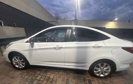 Hyundai Solaris II рестайлинг, 2013 год, 800 000 рублей, 12 фотография