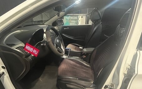 Hyundai Solaris II рестайлинг, 2013 год, 800 000 рублей, 11 фотография