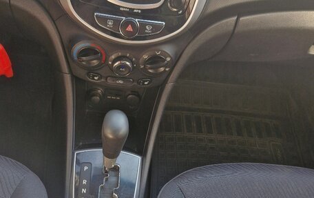 Hyundai Solaris II рестайлинг, 2011 год, 890 000 рублей, 19 фотография