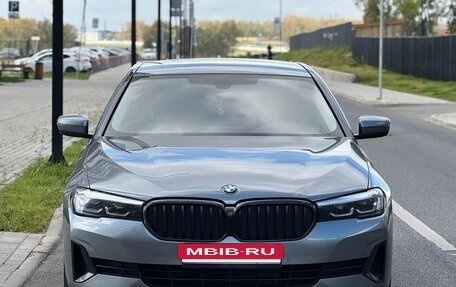 BMW 5 серия, 2021 год, 3 390 000 рублей, 2 фотография