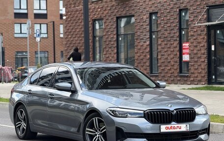 BMW 5 серия, 2021 год, 3 390 000 рублей, 3 фотография
