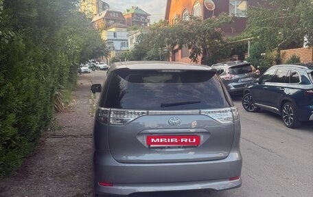 Toyota Estima III рестайлинг -2, 2012 год, 1 980 000 рублей, 2 фотография