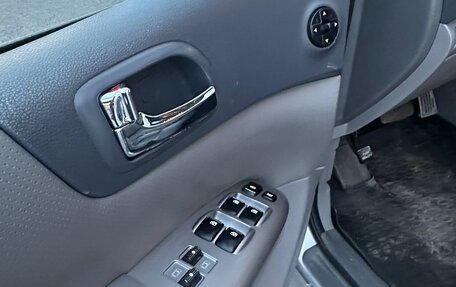 KIA Carnival III, 2011 год, 1 100 000 рублей, 15 фотография