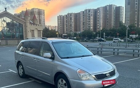 KIA Carnival III, 2011 год, 1 100 000 рублей, 4 фотография