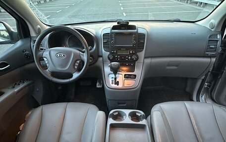 KIA Carnival III, 2011 год, 1 100 000 рублей, 18 фотография