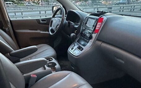 KIA Carnival III, 2011 год, 1 100 000 рублей, 19 фотография