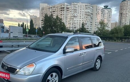 KIA Carnival III, 2011 год, 1 100 000 рублей, 17 фотография