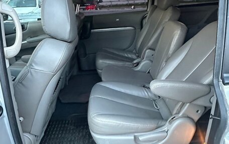 KIA Carnival III, 2011 год, 1 100 000 рублей, 22 фотография