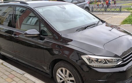 Volkswagen Touran III, 2016 год, 1 550 000 рублей, 5 фотография