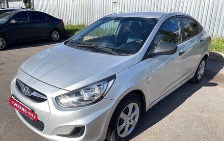 Hyundai Solaris II рестайлинг, 2012 год, 580 000 рублей, 4 фотография