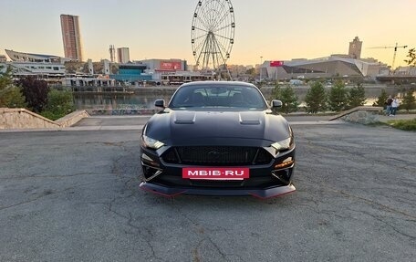 Ford Mustang VI рестайлинг, 2020 год, 3 500 000 рублей, 2 фотография