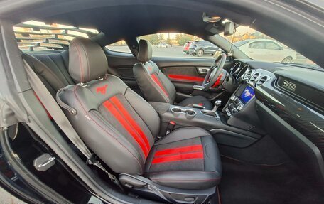Ford Mustang VI рестайлинг, 2020 год, 3 500 000 рублей, 28 фотография