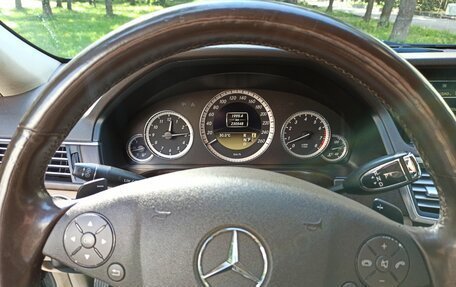 Mercedes-Benz E-Класс, 2011 год, 1 200 000 рублей, 10 фотография