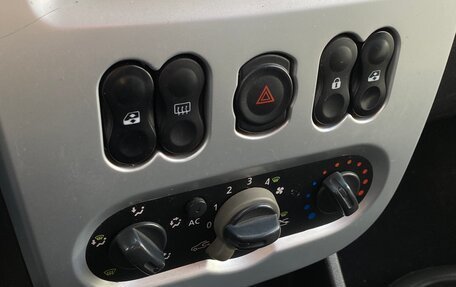 Renault Sandero I, 2010 год, 515 000 рублей, 3 фотография