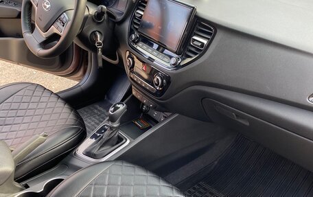 Hyundai Solaris II рестайлинг, 2021 год, 1 690 000 рублей, 8 фотография