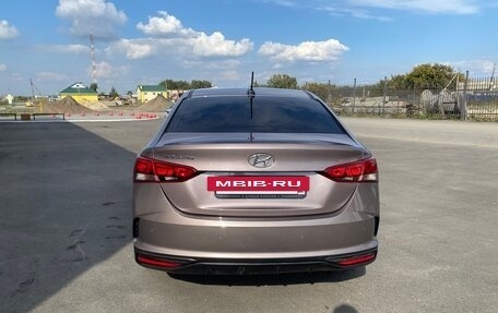 Hyundai Solaris II рестайлинг, 2021 год, 1 690 000 рублей, 10 фотография