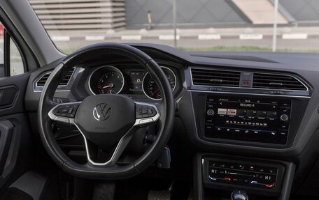 Volkswagen Tiguan II, 2021 год, 3 187 000 рублей, 6 фотография