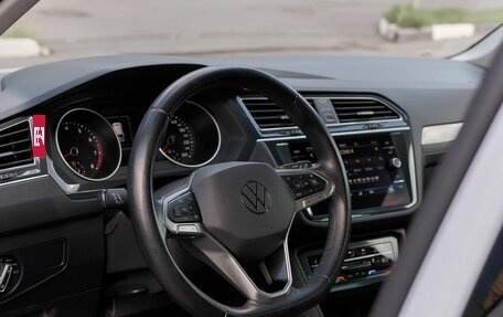 Volkswagen Tiguan II, 2021 год, 3 187 000 рублей, 5 фотография