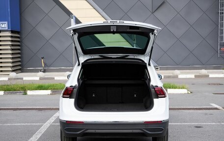 Volkswagen Tiguan II, 2021 год, 3 187 000 рублей, 17 фотография