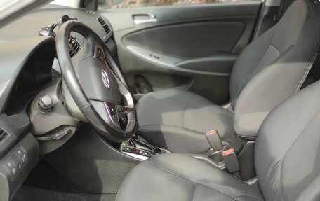 Hyundai Solaris II рестайлинг, 2015 год, 920 000 рублей, 9 фотография