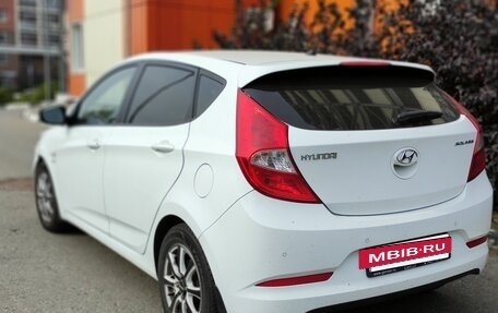 Hyundai Solaris II рестайлинг, 2015 год, 920 000 рублей, 6 фотография